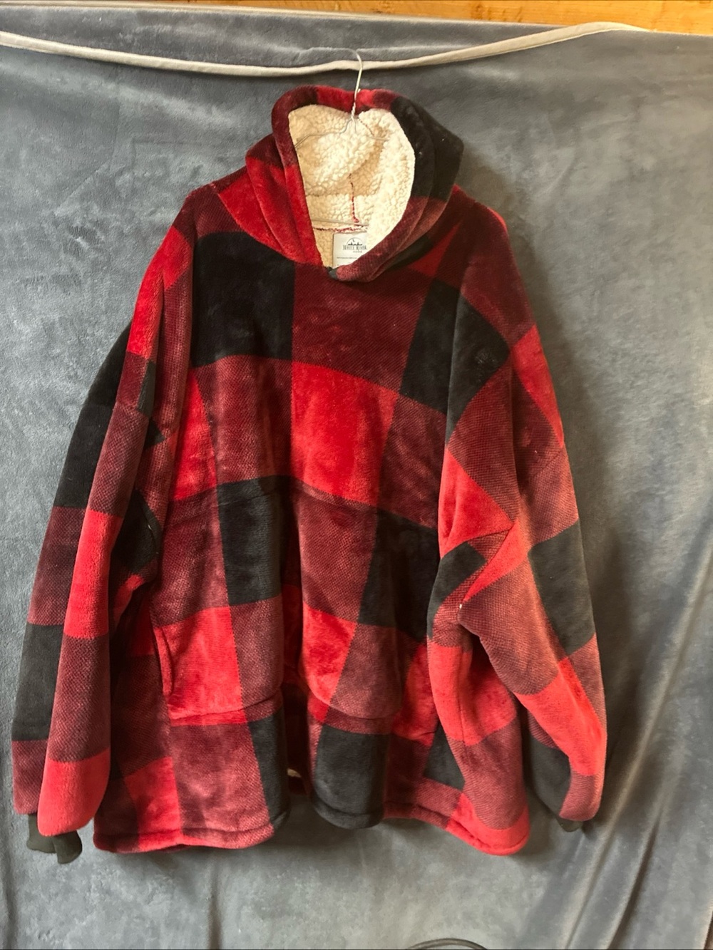 Plush Hooded Buffalo Plaid Poncho - Red & Black